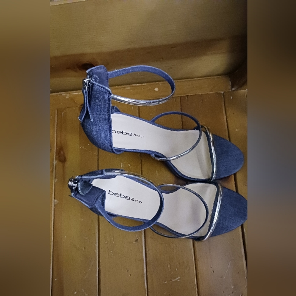 Shoes - Picture 4 of 5